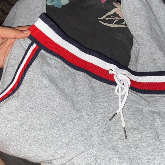 Tommy sweats - Picture 3 of 3